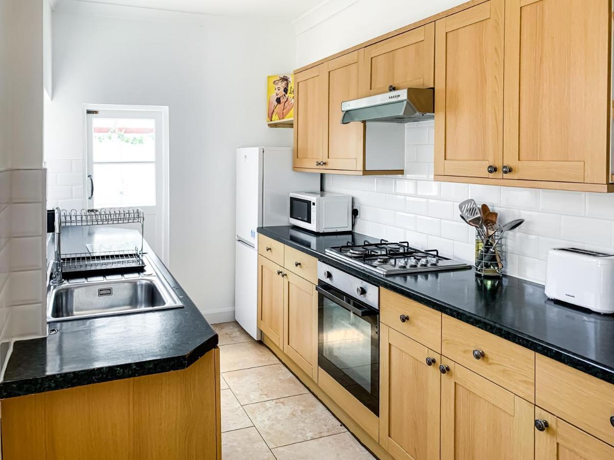 Waverley Lodge - Quaint Victorian Home With Free Parking York Buitenkant foto