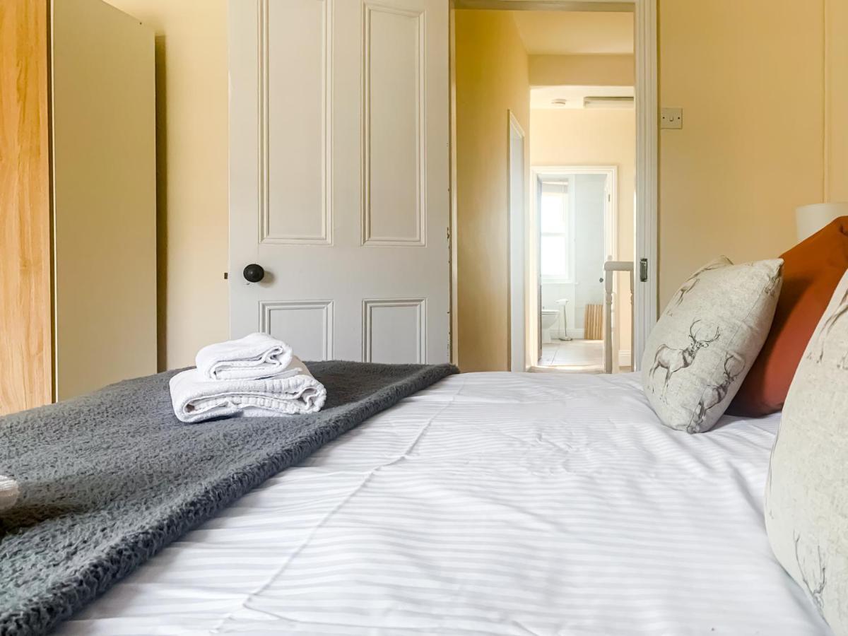 Waverley Lodge - Quaint Victorian Home With Free Parking York Buitenkant foto