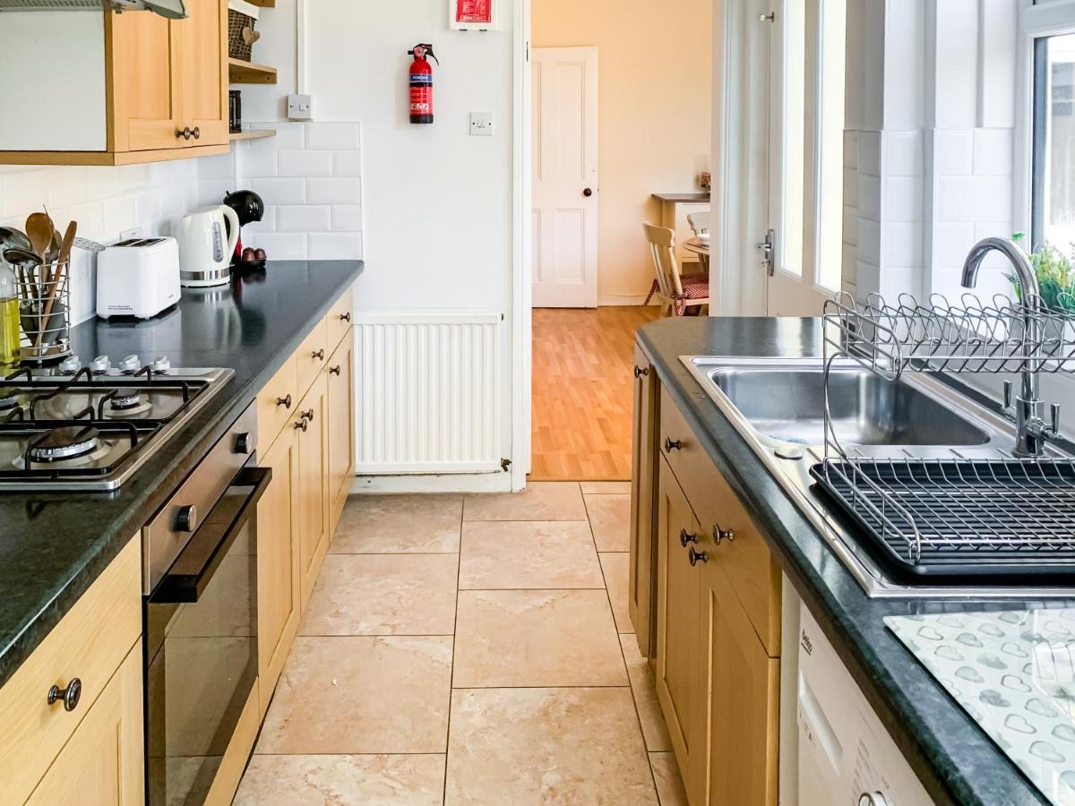 Waverley Lodge - Quaint Victorian Home With Free Parking York Buitenkant foto