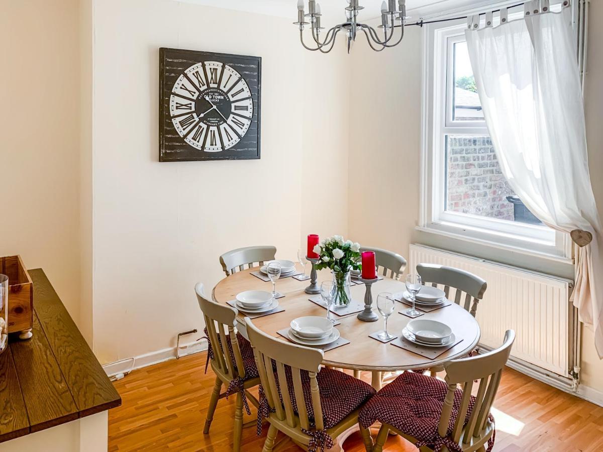 Waverley Lodge - Quaint Victorian Home With Free Parking York Buitenkant foto