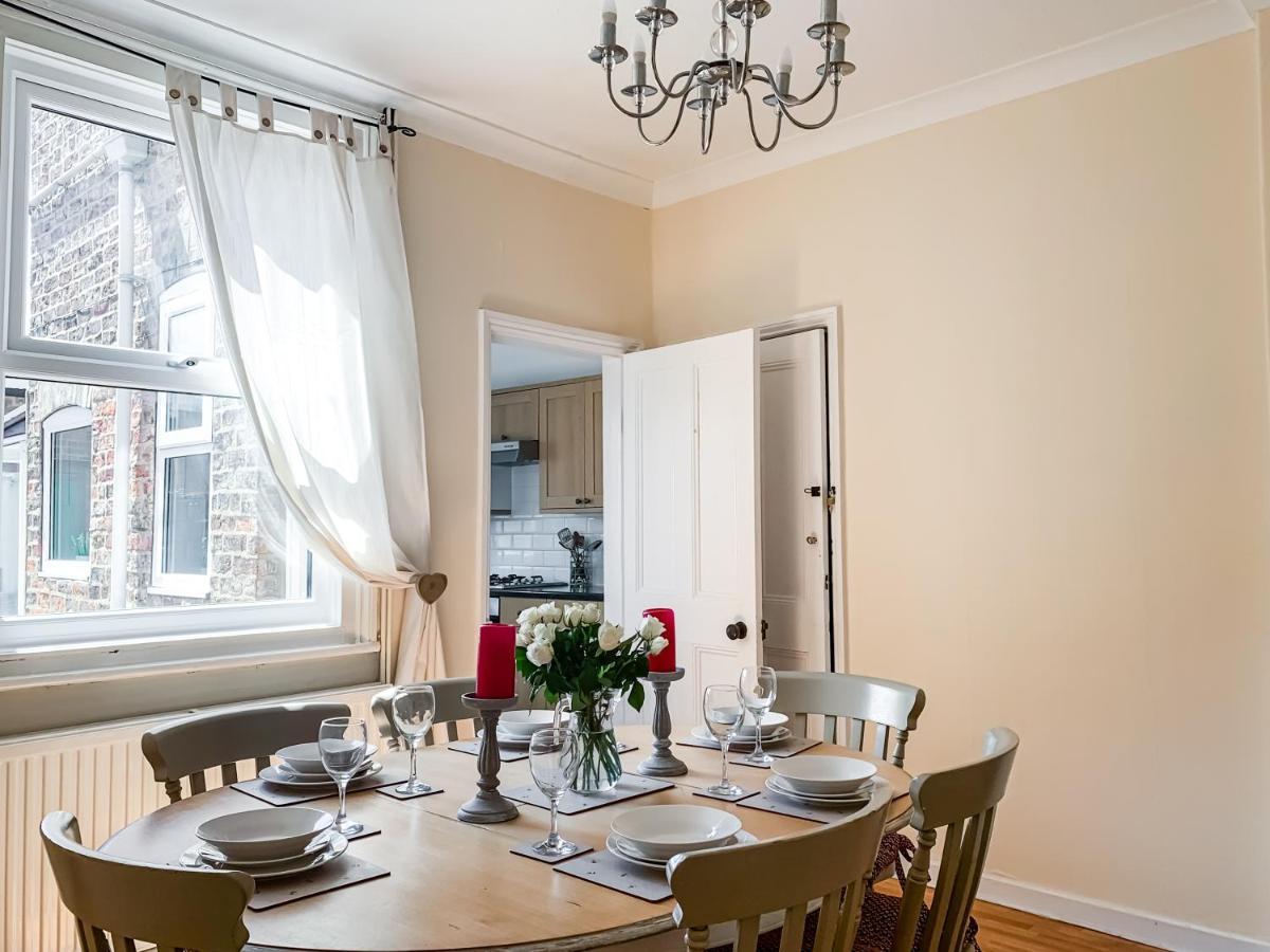Waverley Lodge - Quaint Victorian Home With Free Parking York Buitenkant foto