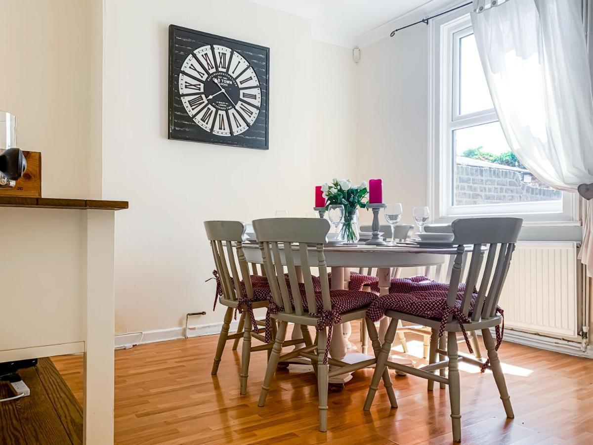 Waverley Lodge - Quaint Victorian Home With Free Parking York Buitenkant foto